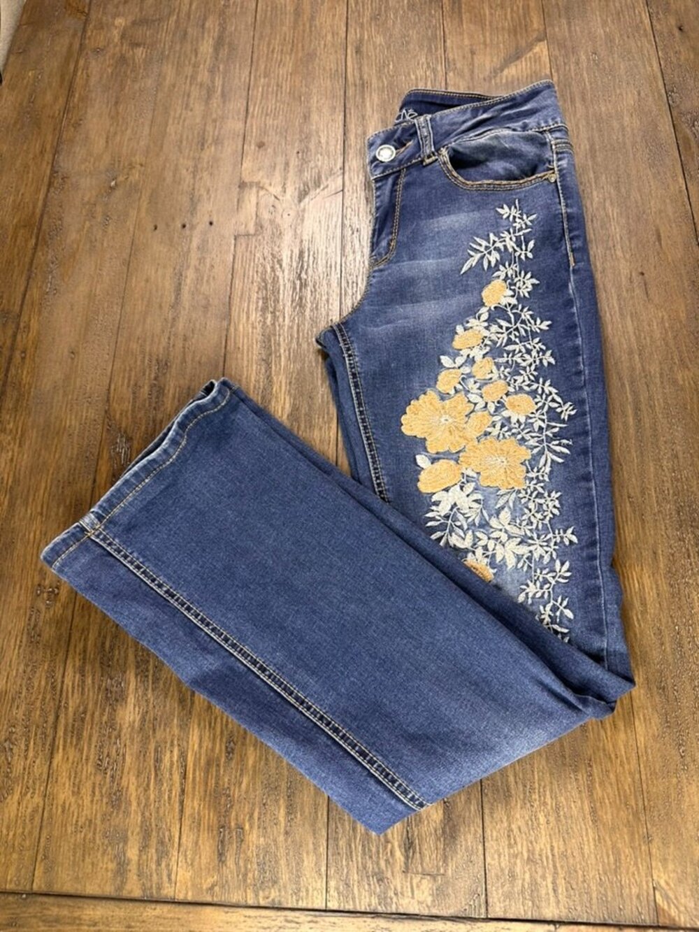 Caché Y2K Floral Embroidered Flare Jeans Women's Low/Mid Rise Sz 4 - Picture 13 of 16